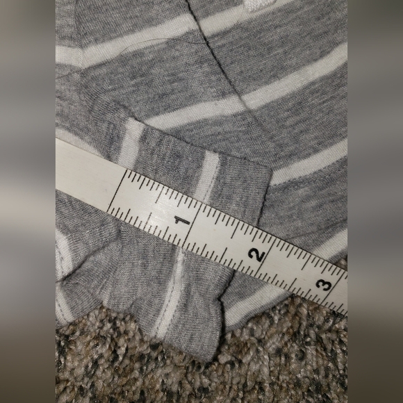 DKNY| Super Soft Striped Shorts - Picture 3 of 6